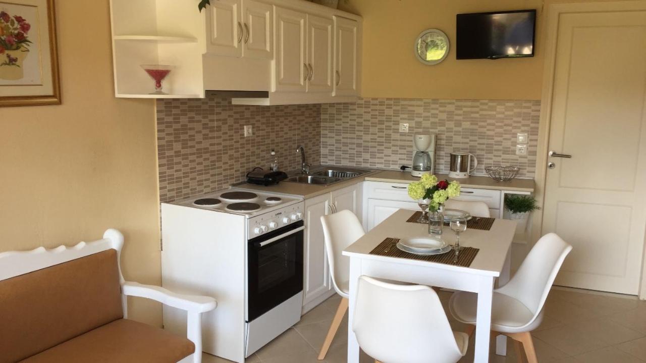 Villa Tina Country Beach Apartments Acharavi  Buitenkant foto