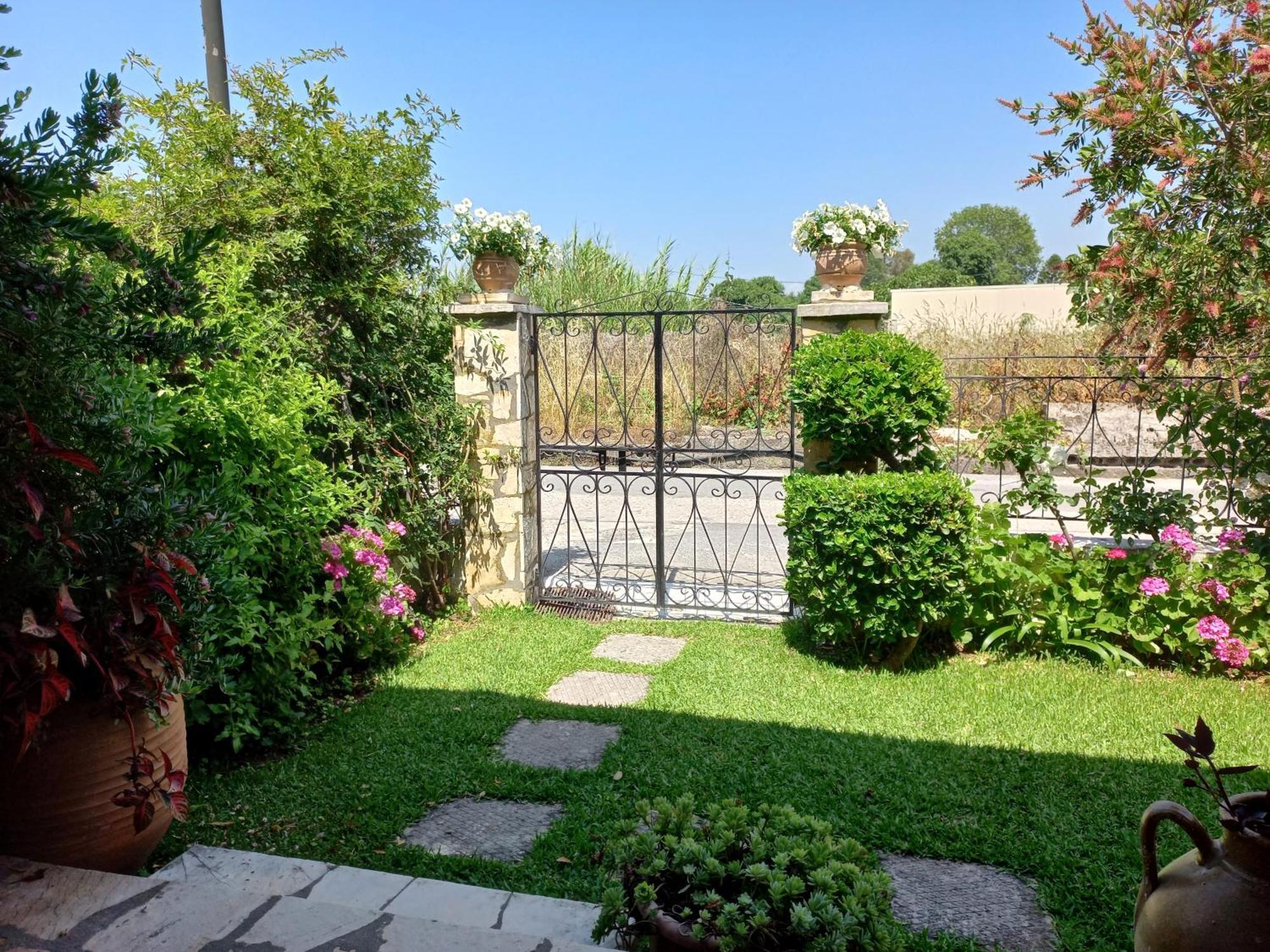 Villa Tina Country Beach Apartments Acharavi  Kamer foto